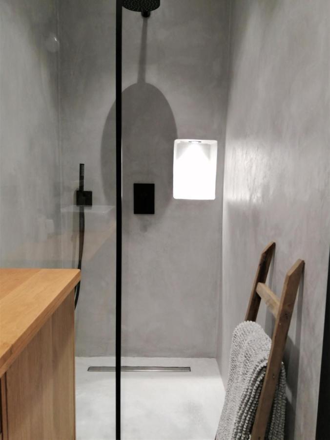 Le Petit Studio - 15 M2 - Centre Ville - Sorgue A 50 M リル・シュル・ラ・ソルギュ エクステリア 写真