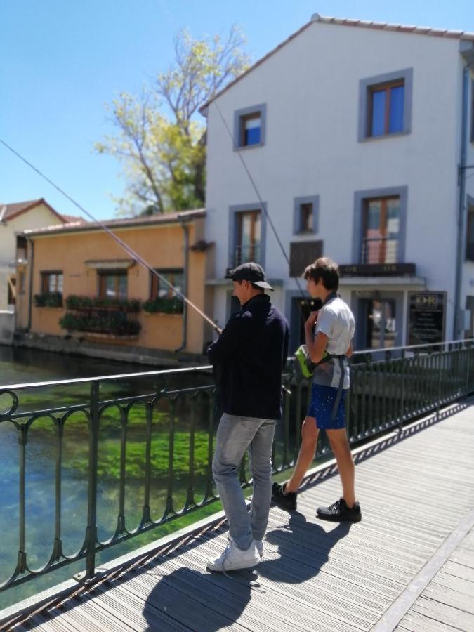 Le Petit Studio - 15 M2 - Centre Ville - Sorgue A 50 M リル・シュル・ラ・ソルギュ エクステリア 写真